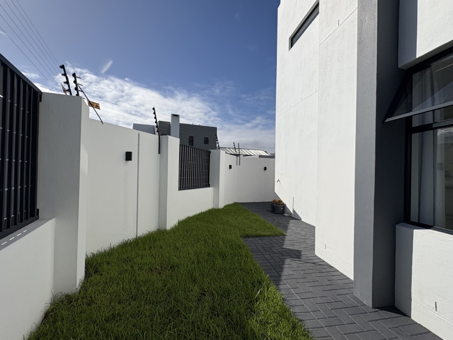 4 Bedroom Property for Sale in Sandown Western Cape